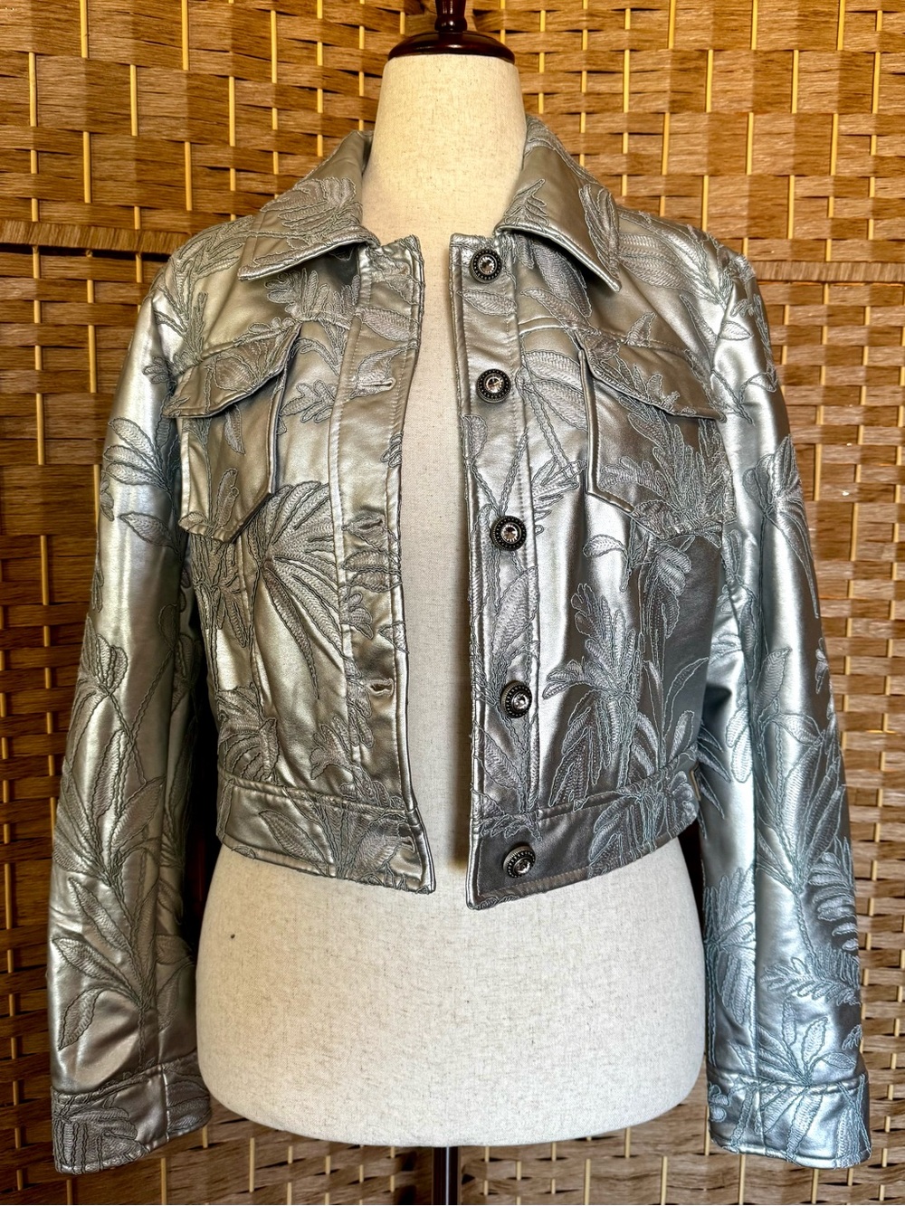 NWT Guess Clelia embroidered metallic silver trucker jacket - Picture 2 of 16